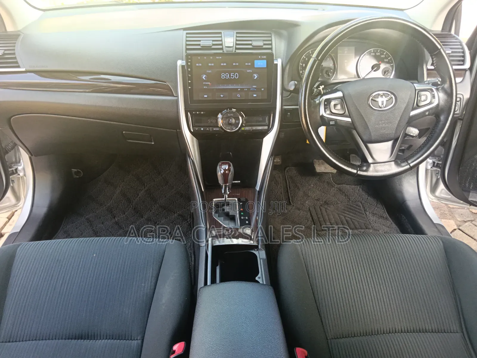 Toyota Premio 2018 Silver