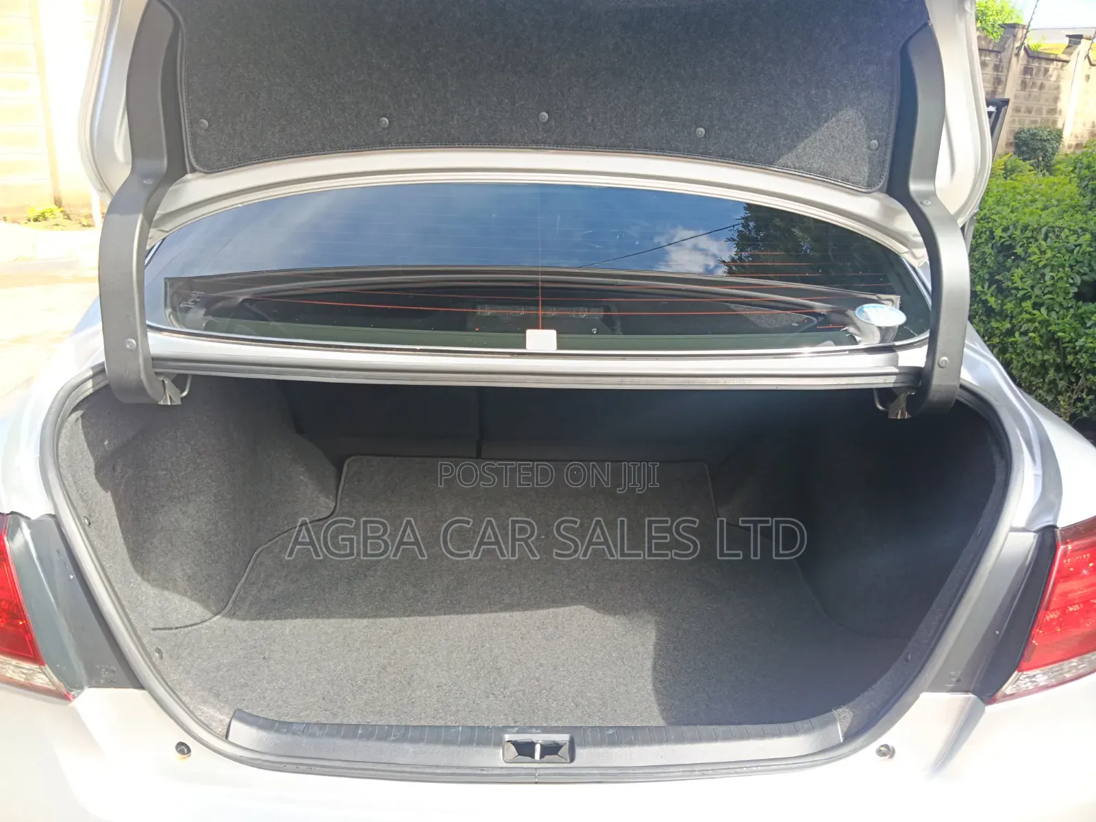 Toyota Premio 2018 Silver