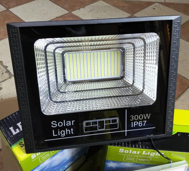 Top Rank Led Solar Flood Light 300watts Long Range Security Bright - thumbnail 2