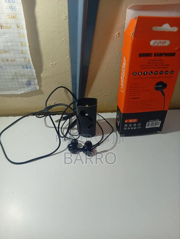 Universal Earphones - thumbnail 4