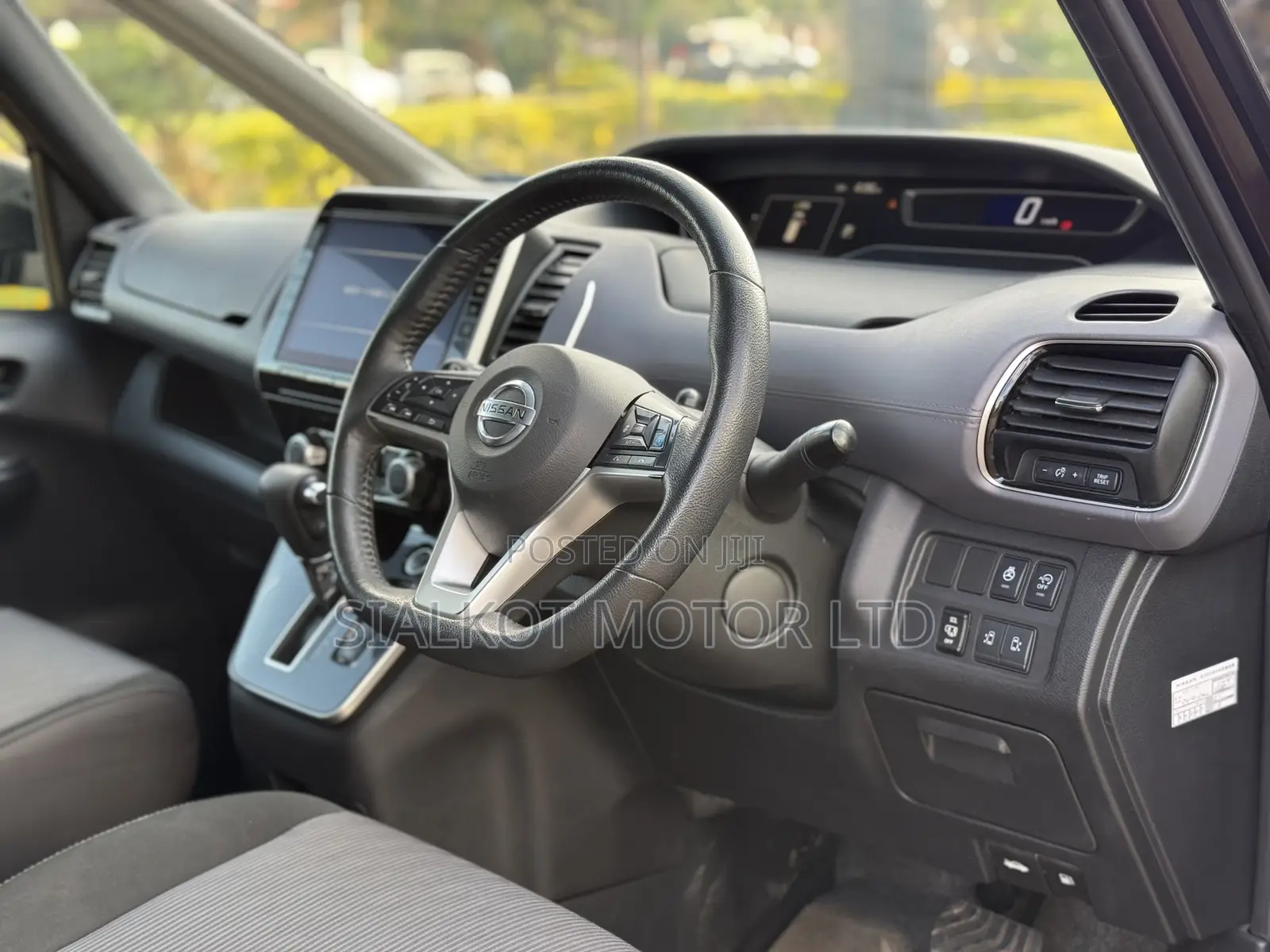 Nissan Serena 2019 Maroon