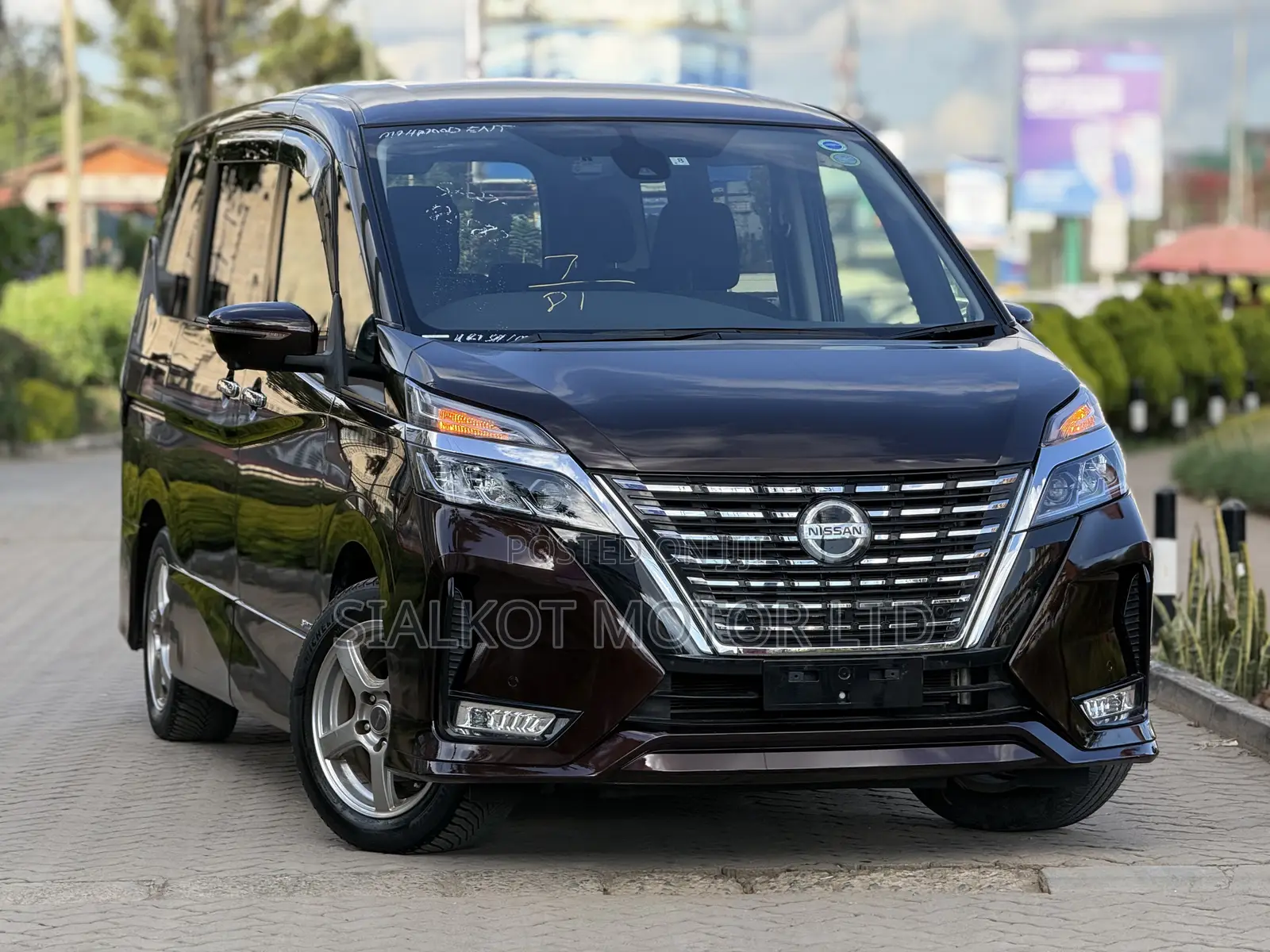 Nissan Serena 2019 Maroon