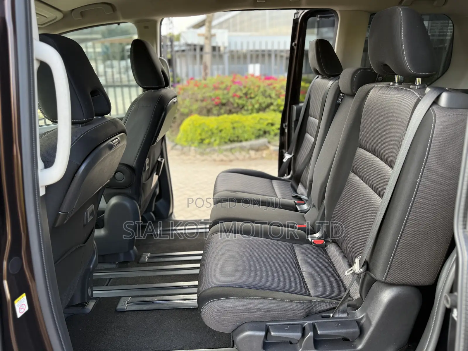 Nissan Serena 2019 Maroon