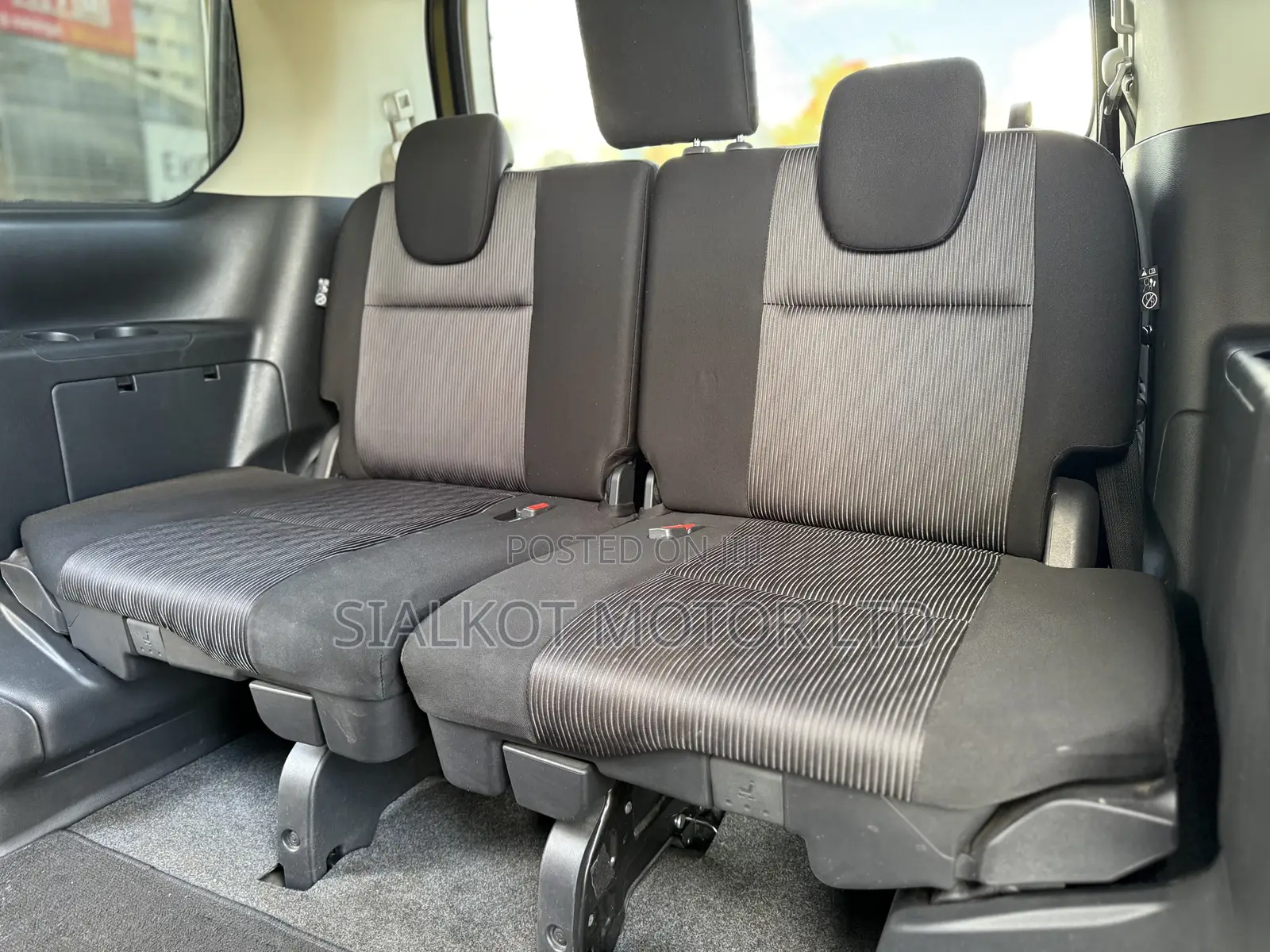 Nissan Serena 2019 Maroon