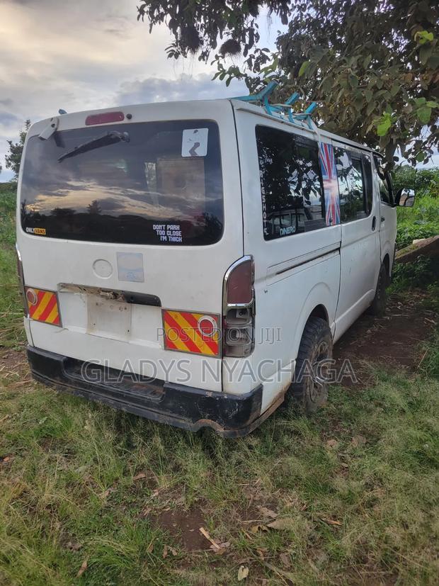 Toyota HiAce 2009 White - thumbnail 3