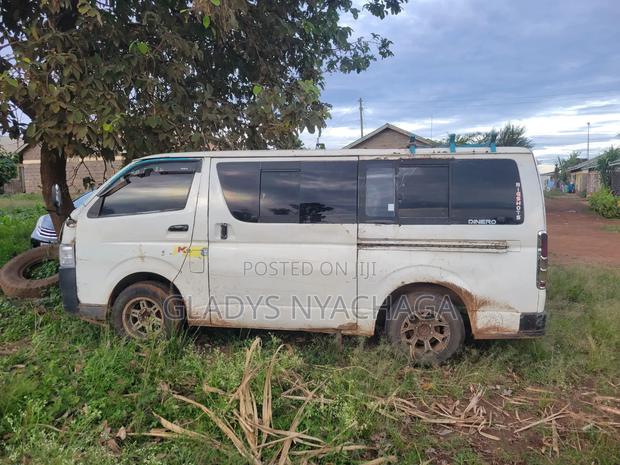 Toyota HiAce 2009 White - thumbnail 6