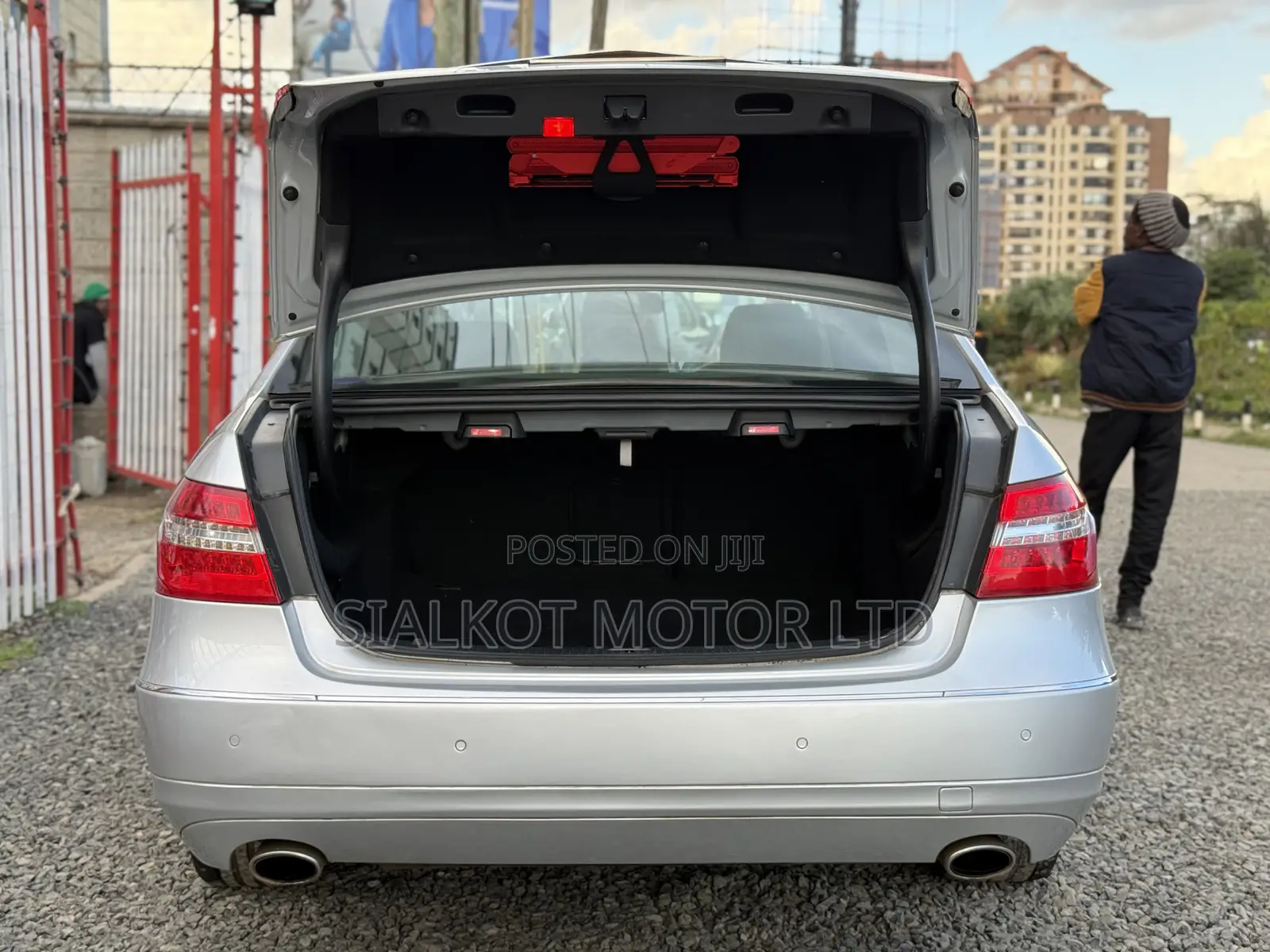 Mercedes-Benz E300 2009 Silver