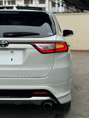 Toyota Harrier 2.0 2020 White