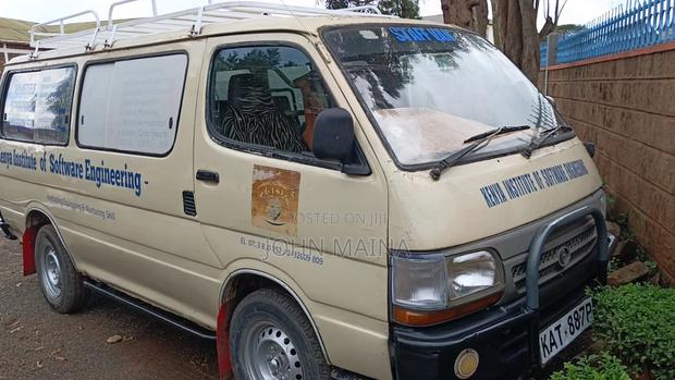 Toyota HiAce 1998 Beige - thumbnail 9