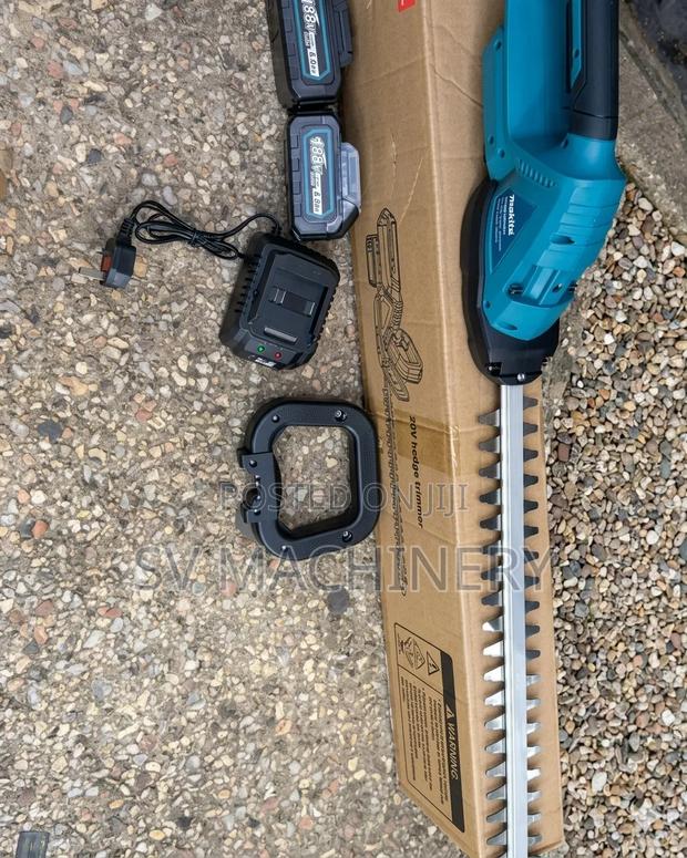Heavy Duty Makita Cordless Hedge Trimmer - thumbnail 2