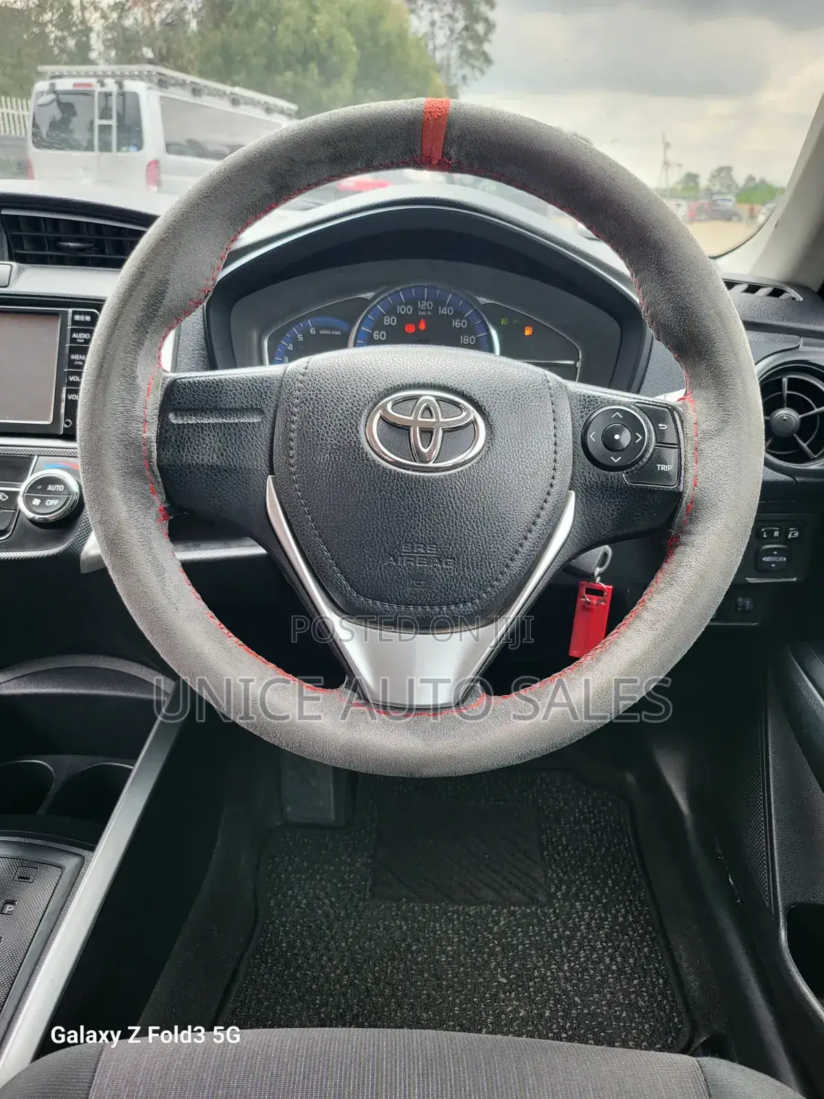 Toyota Corolla Fielder 2018 Silver
