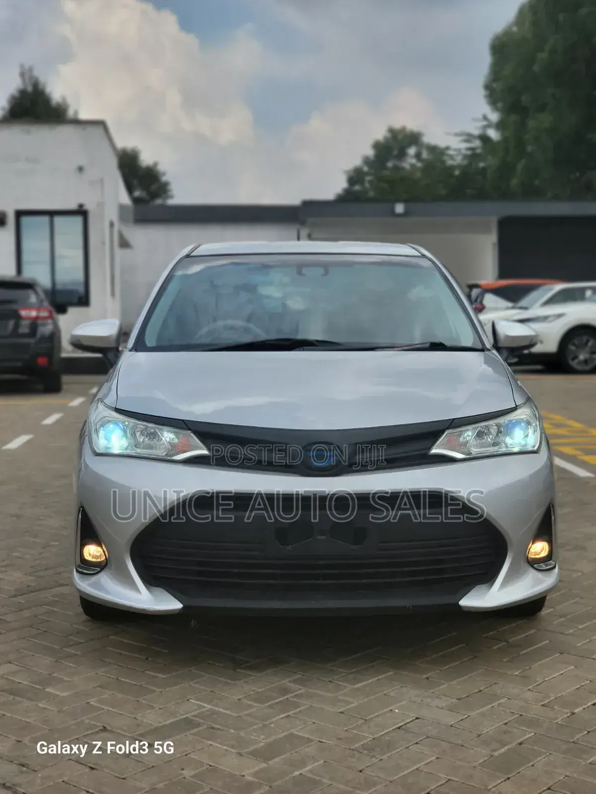 Toyota Corolla Fielder 2018 Silver