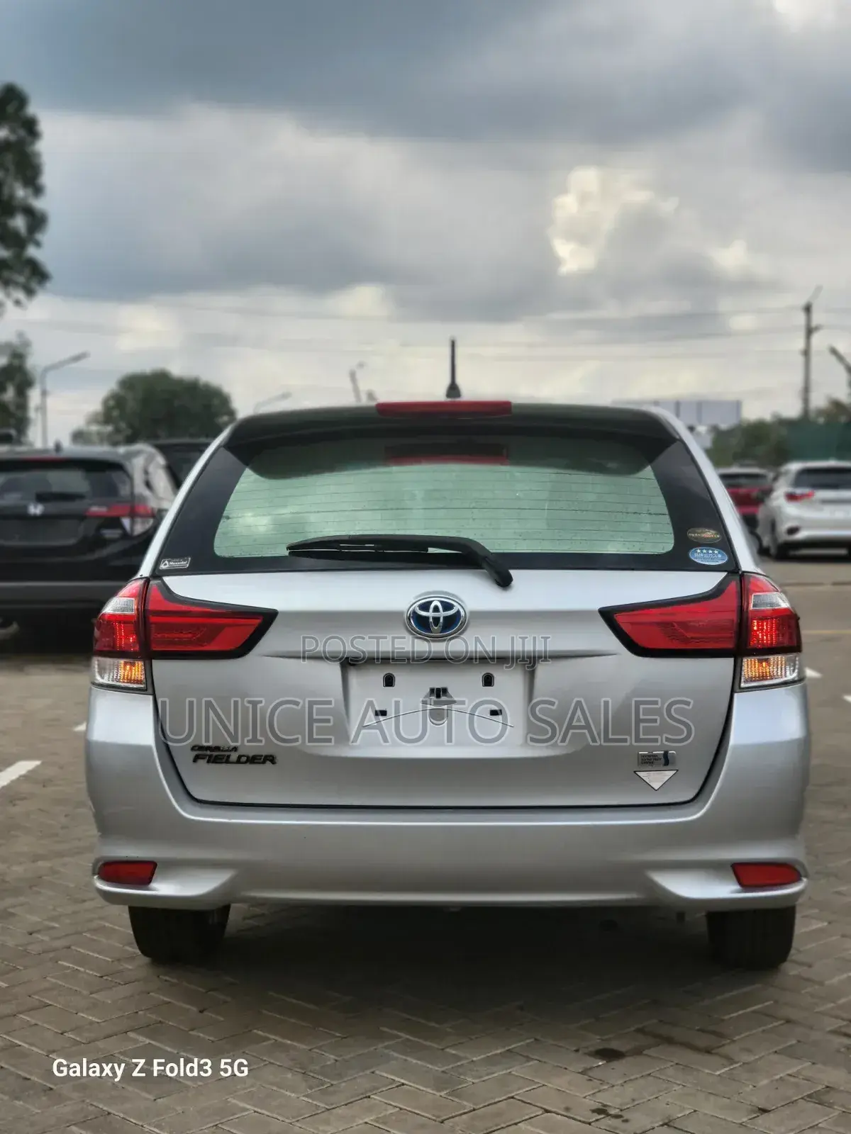 Toyota Corolla Fielder 2018 Silver