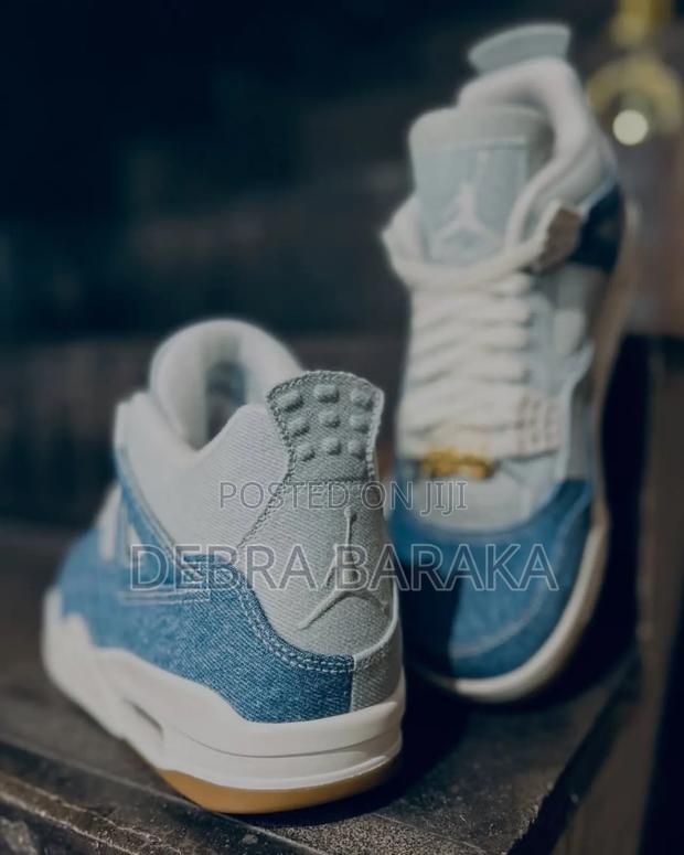 Air Jordan 4 Retro Denim *Worn Blue* *Forget Me Not*