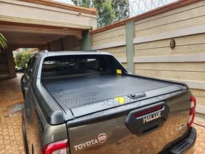 Toyota Hilux Manual Roller