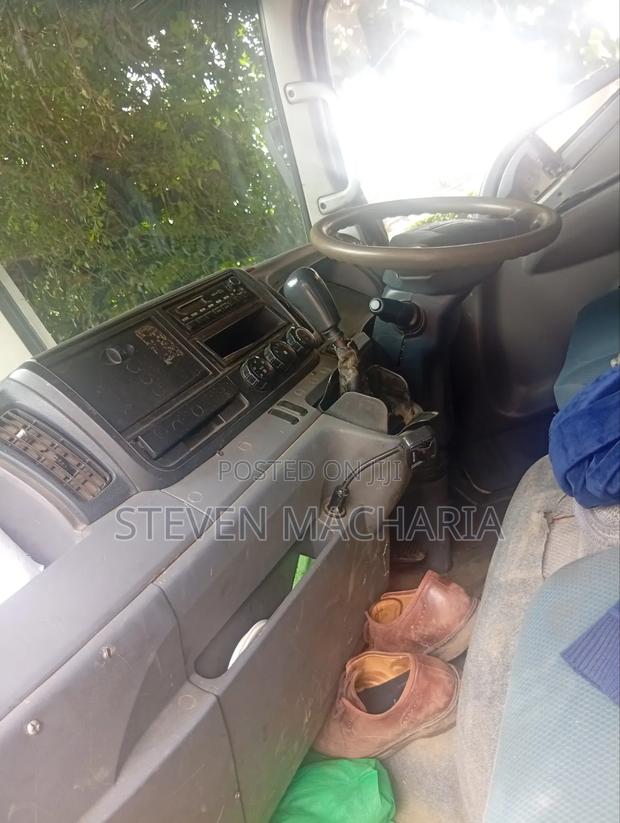 Mitsubishi Canter 4p10 - thumbnail 2