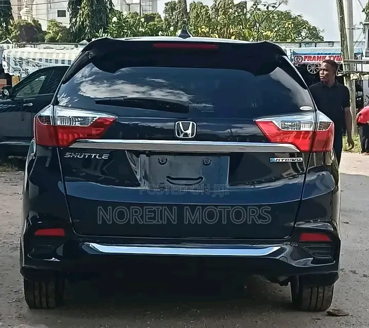 Honda Fit Shuttle 1.5 Hybrid 4WD 2019 Blue