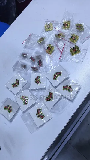 Suit Laple/Lapel.Pins at 350