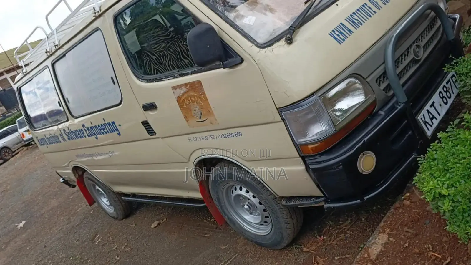 Toyota HiAce 1998 Beige