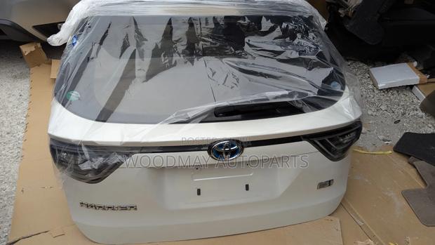 Toyota Harrier Boot