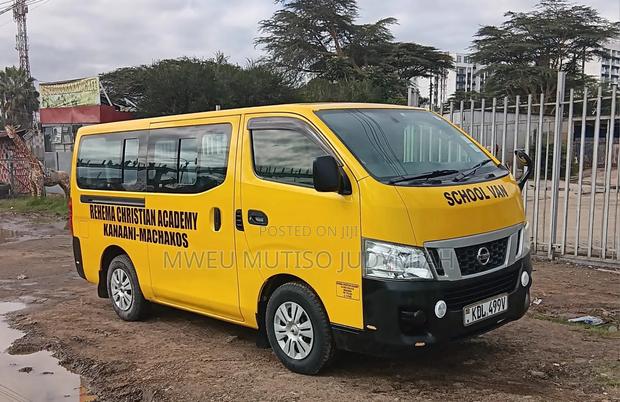 Nissan Caravan (Urvan) 2014 Yellow