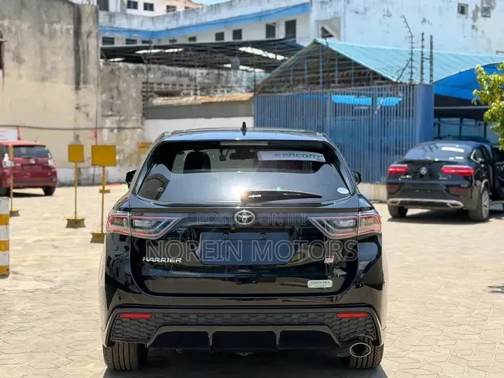 Toyota Harrier 2.0 Turbo 4WD 2019 Matt Black