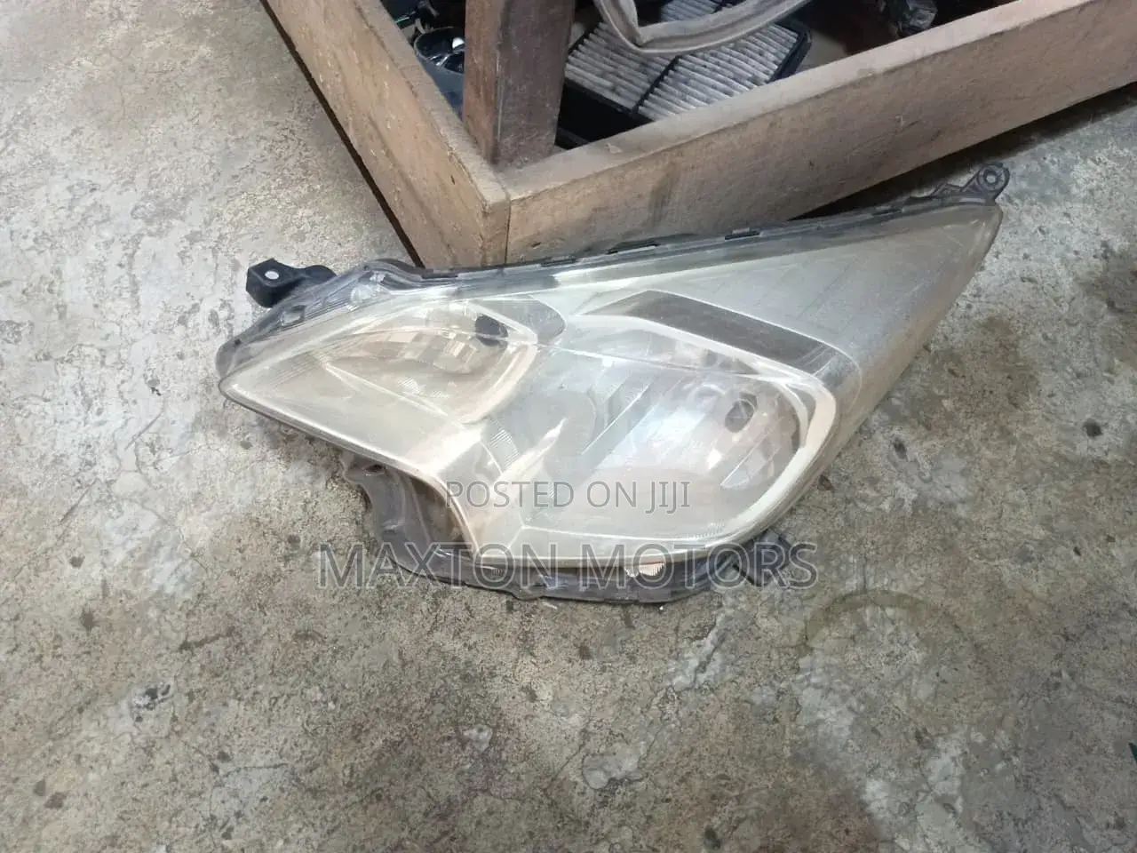 Ractis 2012 Headlight Non Xenon