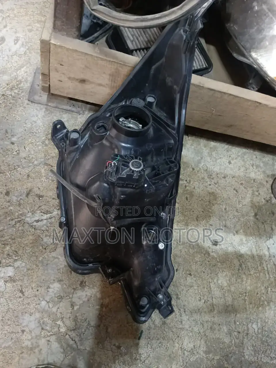 Ractis 2012 Headlight Non Xenon