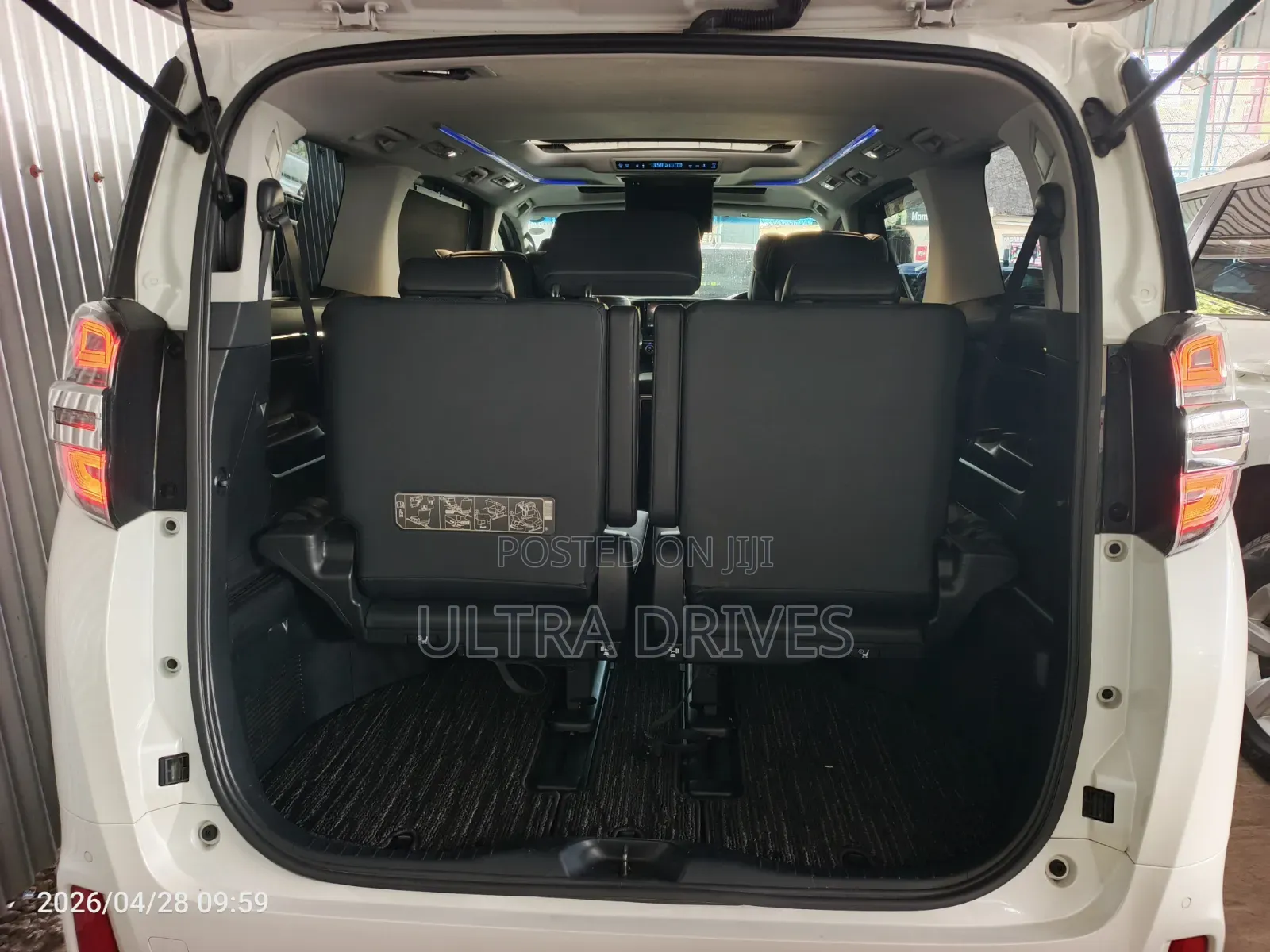 Toyota Alphard 2019 White