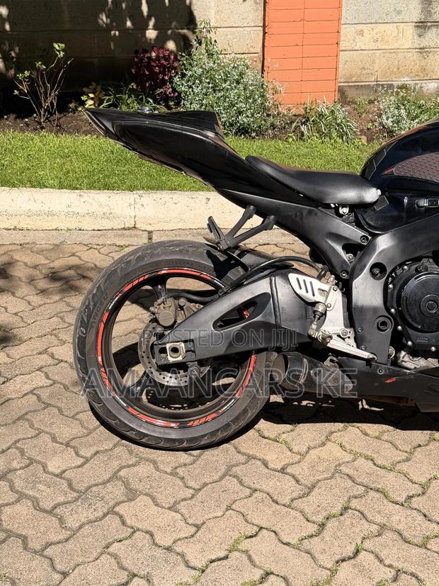 Suzuki GSX-R 2012 Black - thumbnail 11