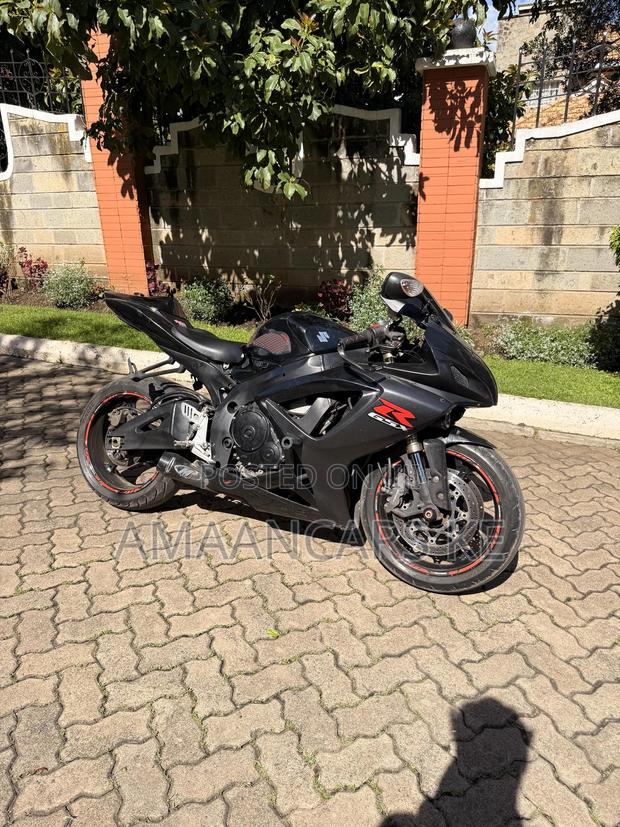 Suzuki GSX-R 2012 Black - thumbnail 10