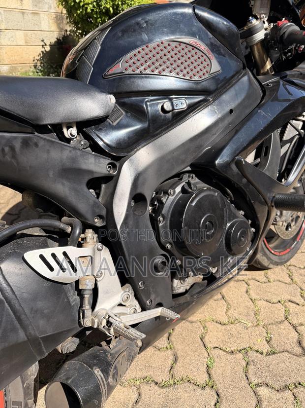 Suzuki GSX-R 2012 Black - thumbnail 4