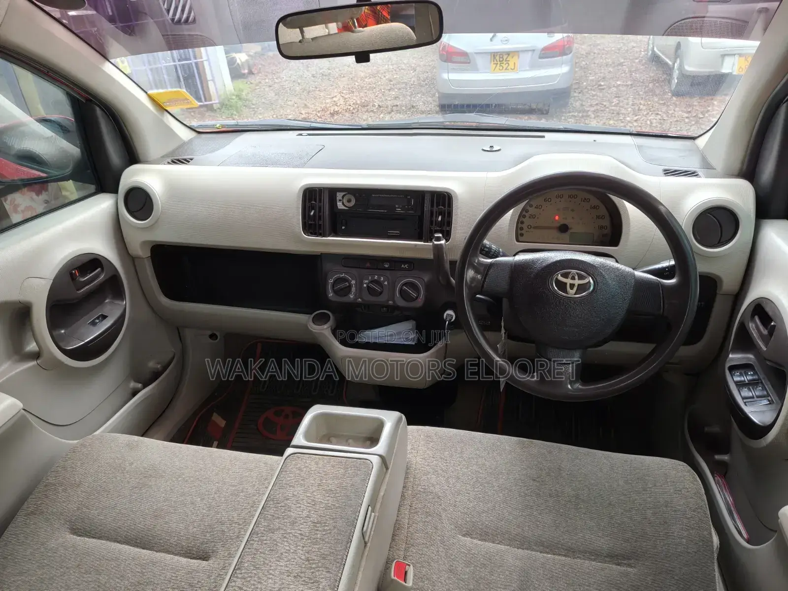 Toyota Passo 1.0 FWD 2011 Red