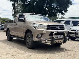 Toyota Hilux 2018 Brown