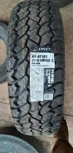 31*10.5r15 Onyx