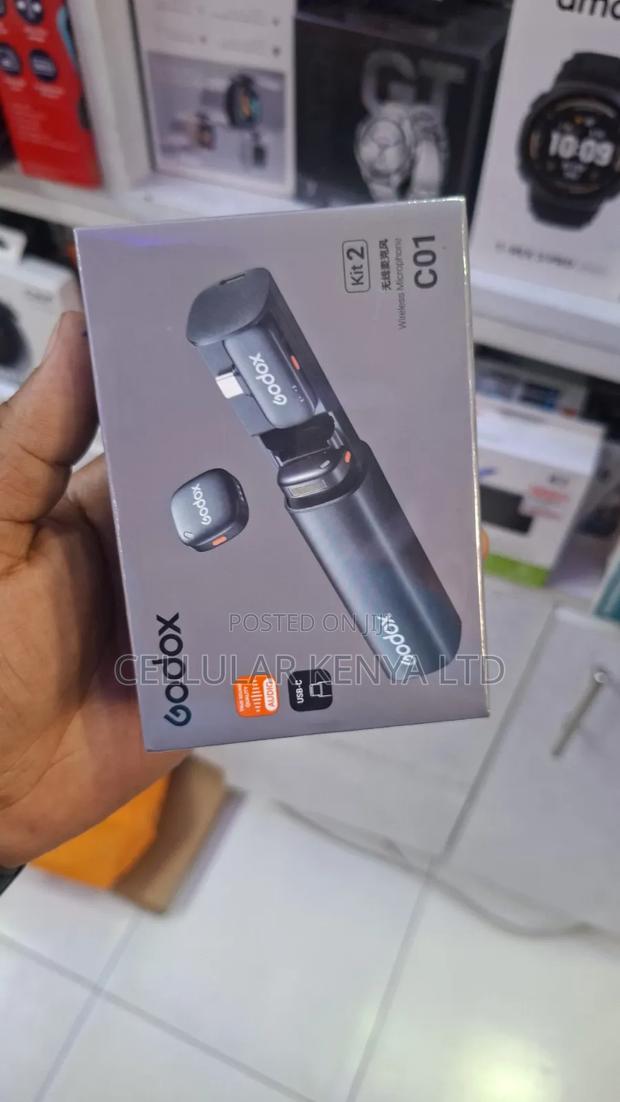 Godox C01 2-Person Wireless Microphone System With Usb-C Connector