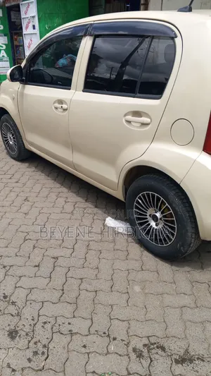 Toyota Passo 2016 Beige