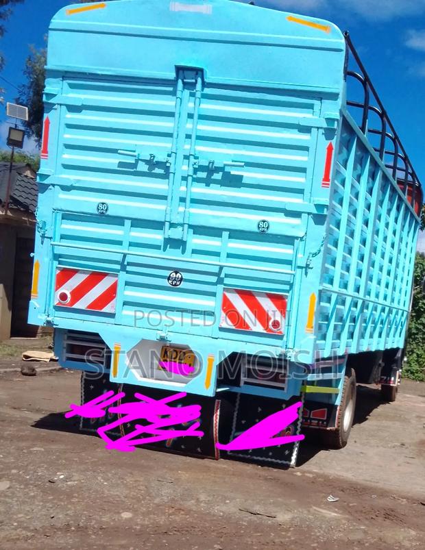 Isuzu FRR 90 - thumbnail 3