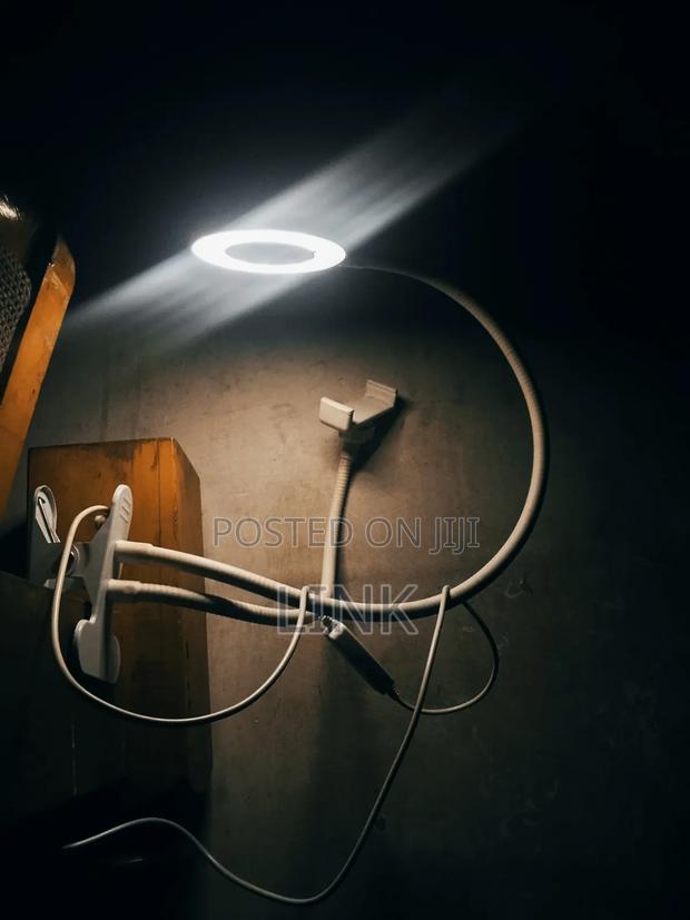 Well Maintained Ring Light - thumbnail 2