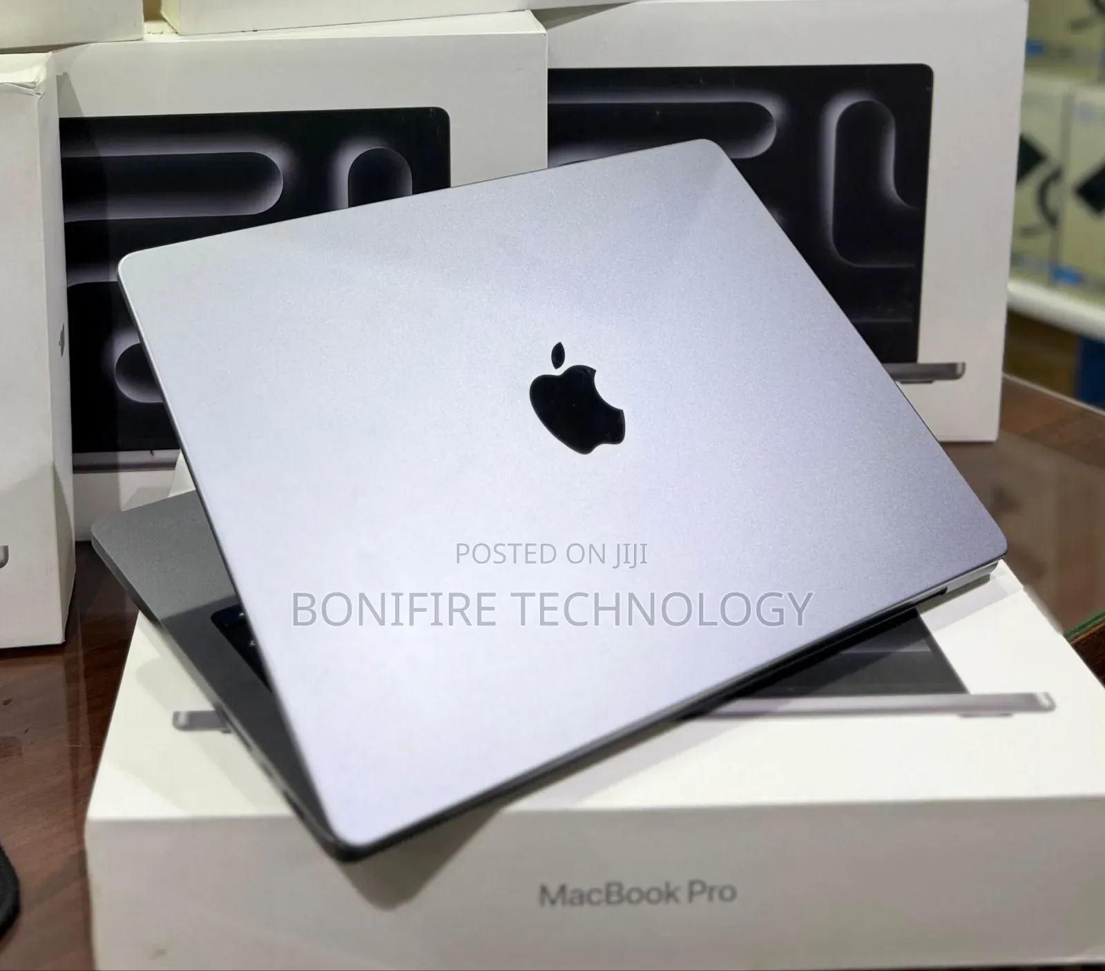 Laptop Apple MacBook Pro 2021 M1 16GB Apple M1 Pro SSD 512GB