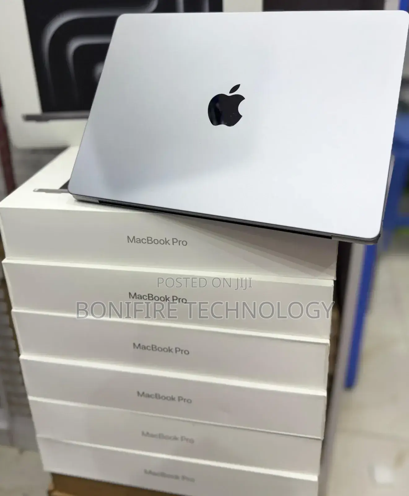 Laptop Apple MacBook Pro 2021 M1 16GB Apple M1 Pro SSD 512GB