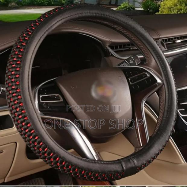 Knitted Steering Wheel Cover Helps Protect Steering From Wear and Tear