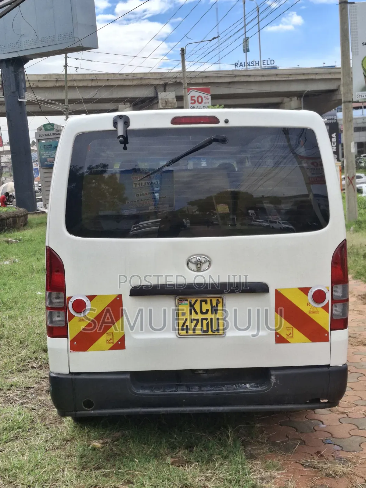 Toyota HiAce 2012 White