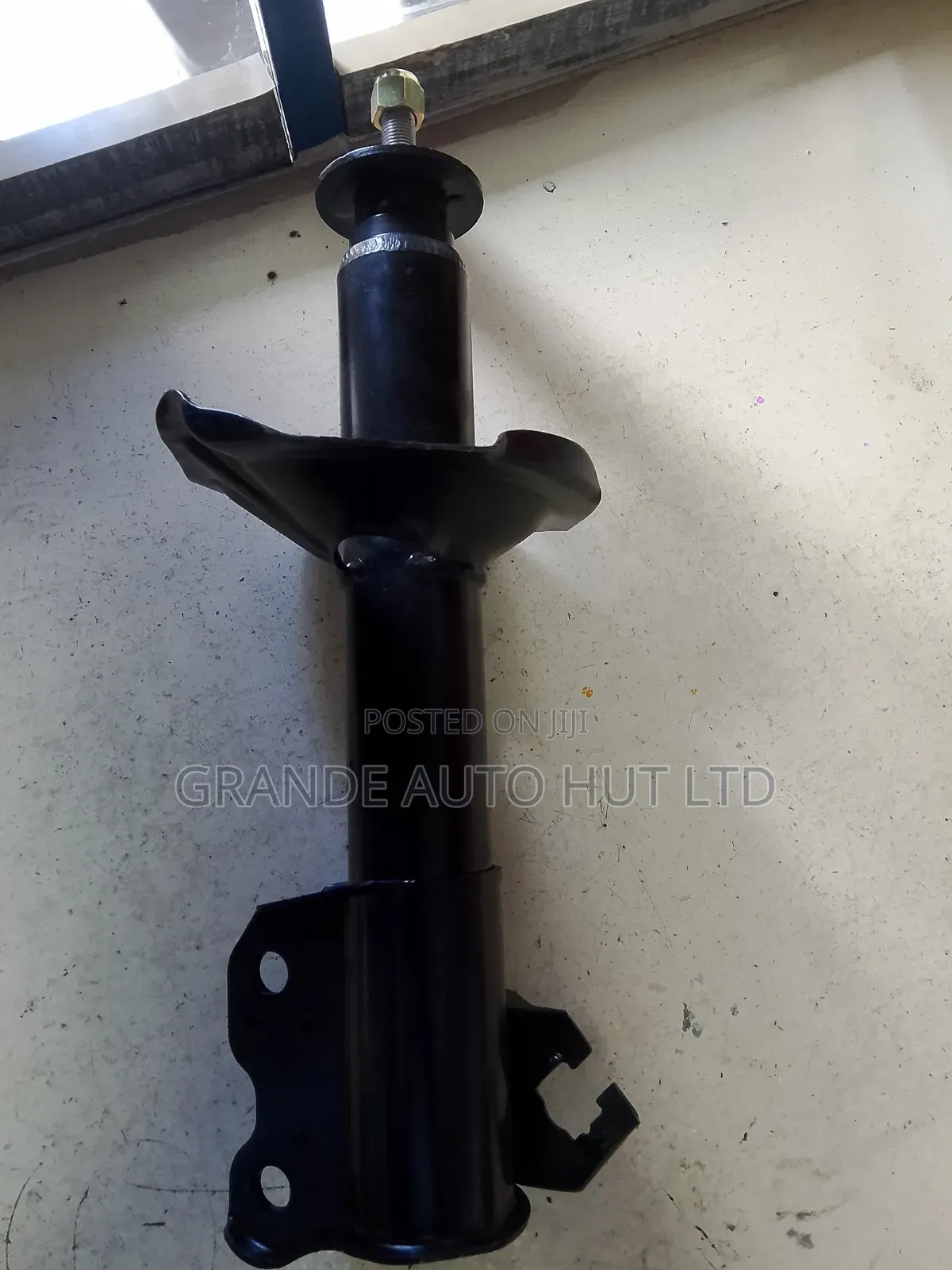 Front Left Shock Absorbers Nissan Sunny (Duge Brand)