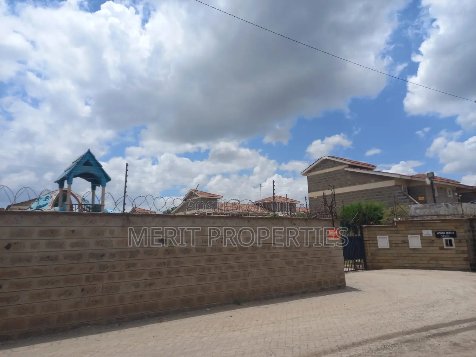Furnished 3bdrm Maisonette in Muthama Heights, Hotel 67 Area for sale
