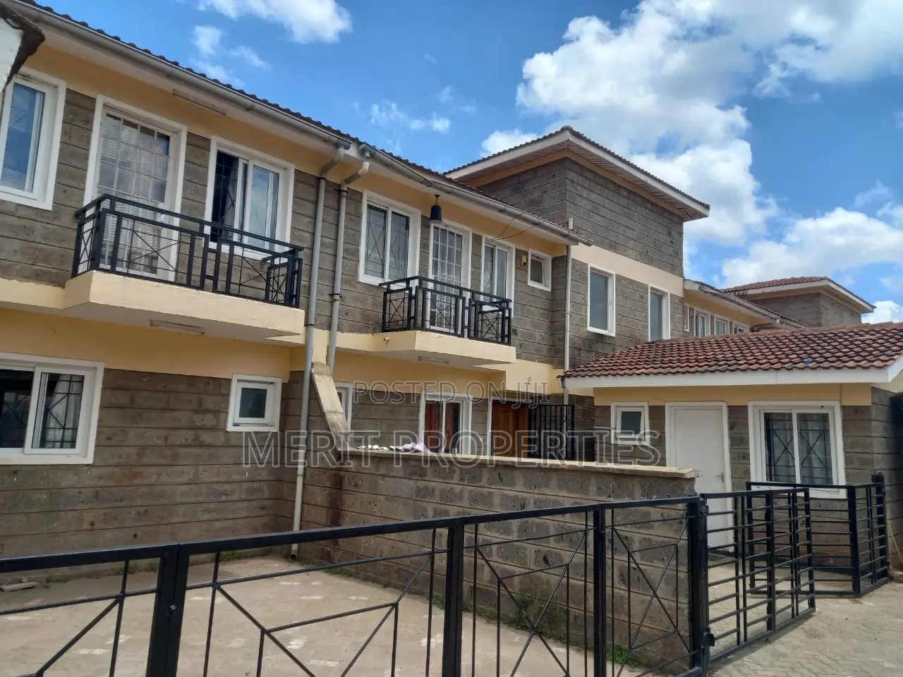 Furnished 3bdrm Maisonette in Muthama Heights, Hotel 67 Area for sale