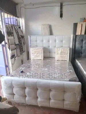 Classic Chesterfield Bed