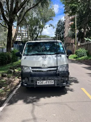 Toyota HiAce 2014 White