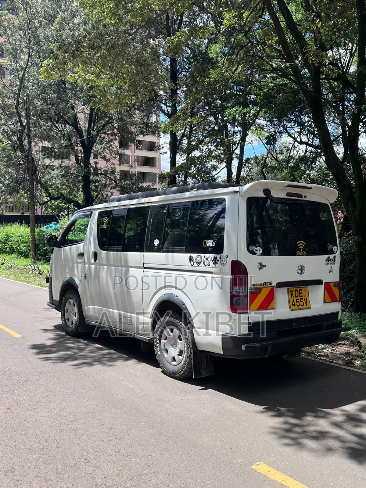 Toyota HiAce 2014 White