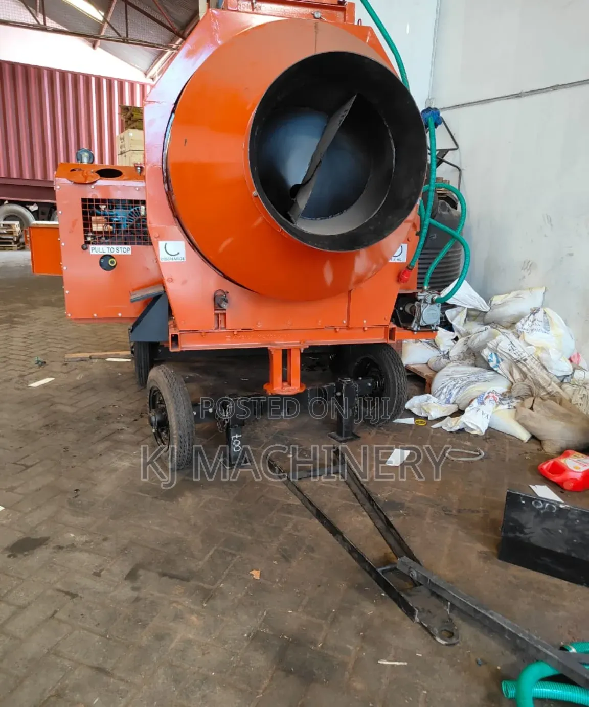Self Loading Concrete Mixer